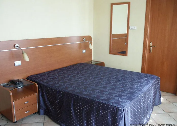 Millennium Gold Hotel Nápoles