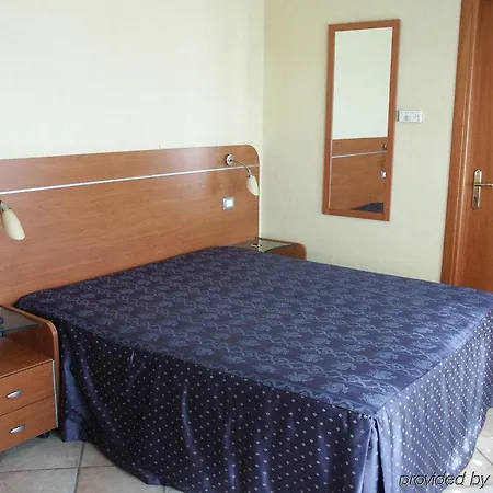 Millennium Gold Hotel Nápoles